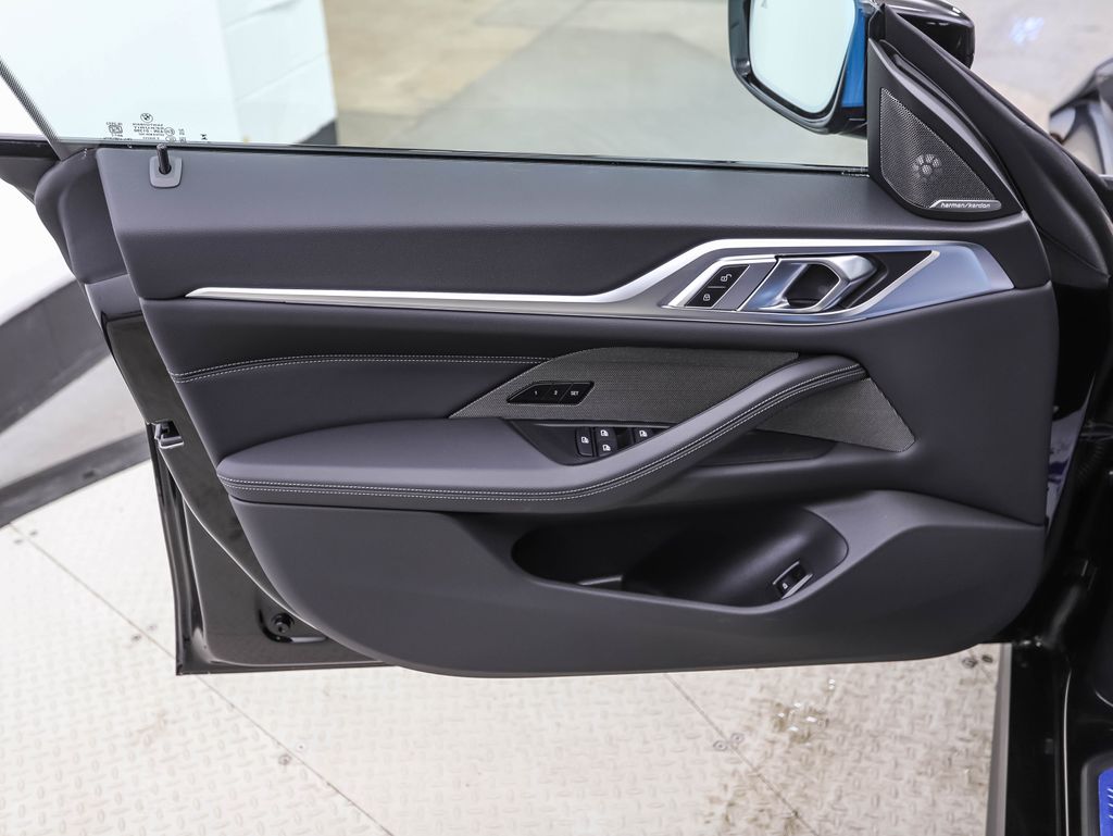 Thumbnail: 2025 BMW 4 Series - 9