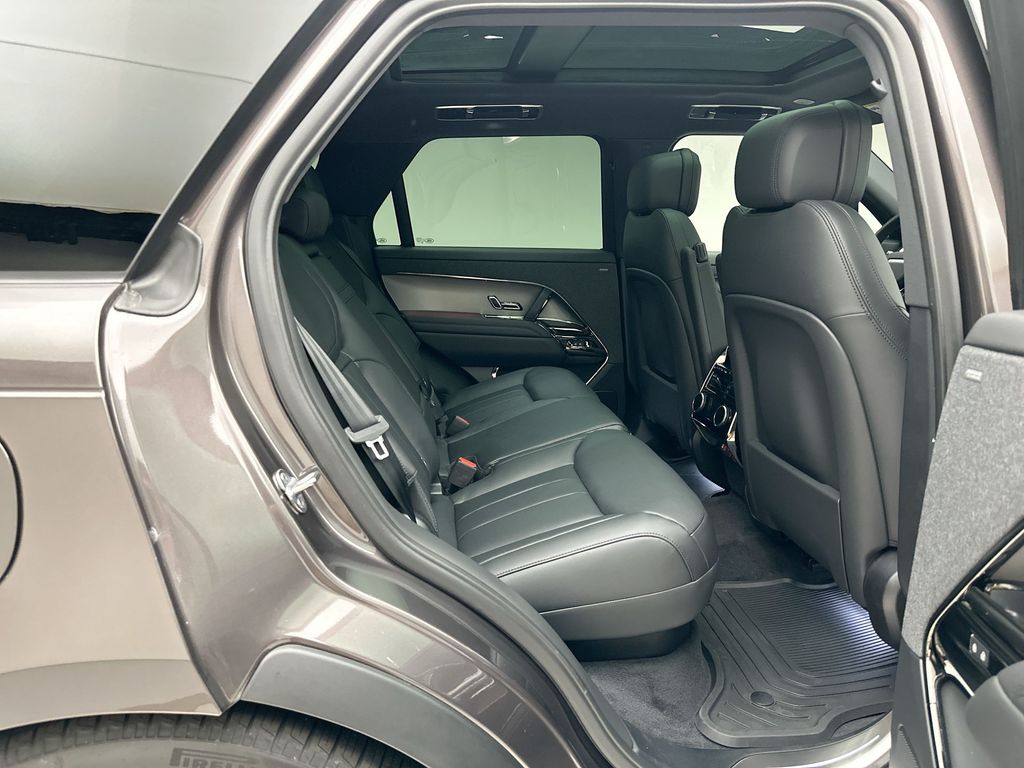 Thumbnail: 2026 Land Rover Range Rover Sport - 7