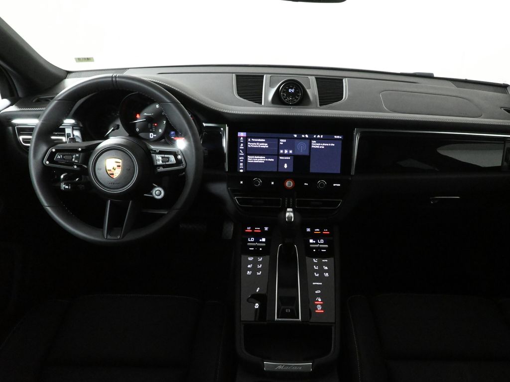 Thumbnail: 2025 Porsche Macan - 17