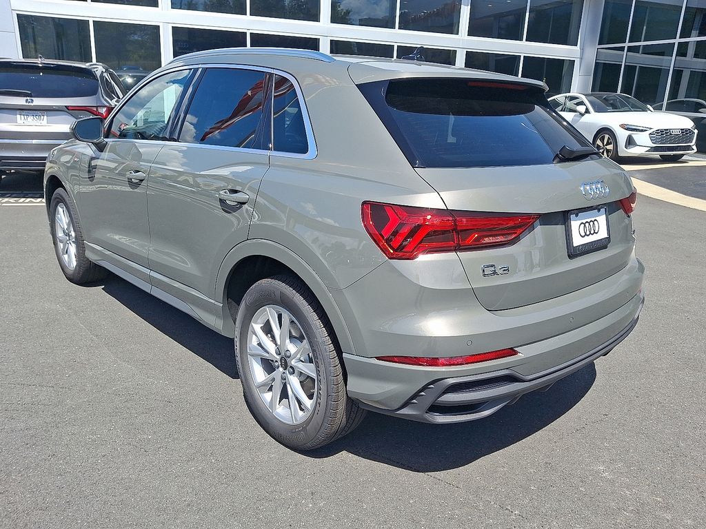 Thumbnail: 2025 Audi Q3 - 4