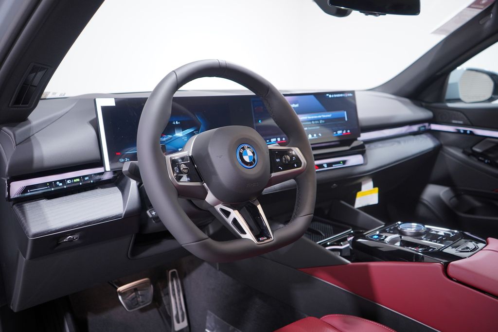 Thumbnail: 2026 BMW i5 - 6
