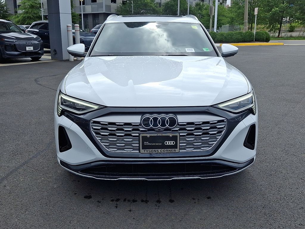 Thumbnail: 2024 Audi Q8 e-tron - 2