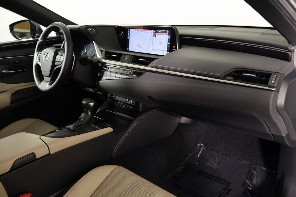 Thumbnail: 2019 Lexus ES - 9