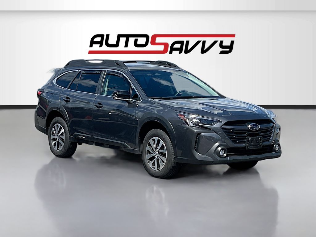 2025 Subaru Outback Premium's photo