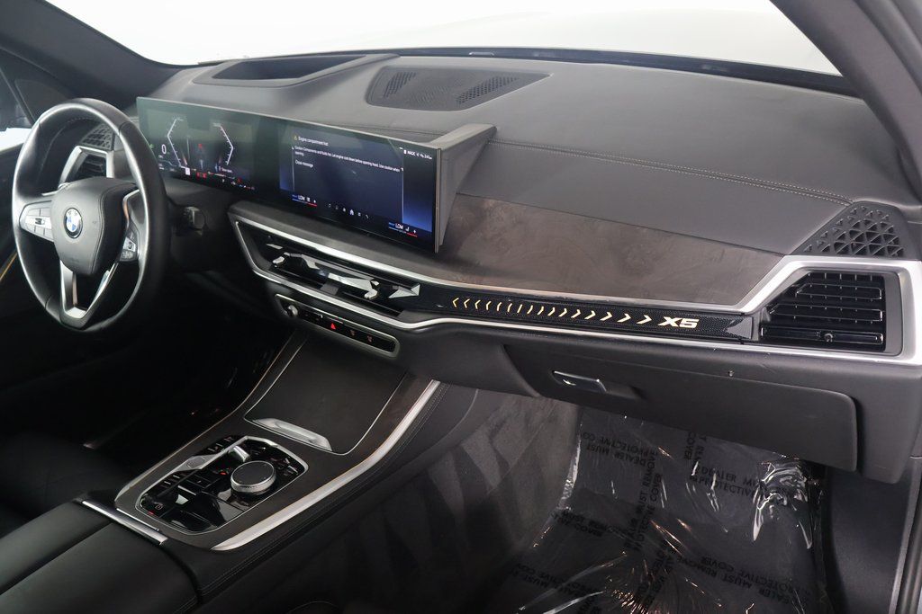 Thumbnail: 2024 BMW X5 - 9