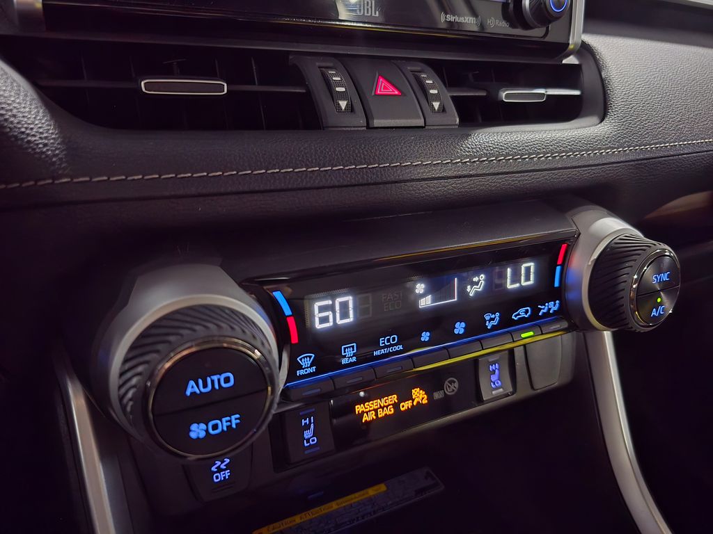 Thumbnail: 2021 Toyota RAV4 - 22