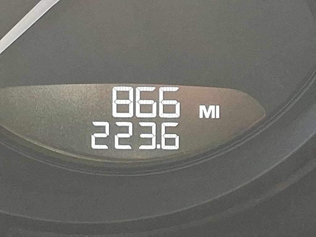 Thumbnail: 2026 Porsche Macan - 24