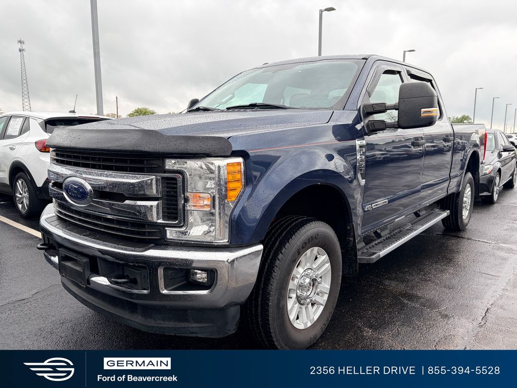 Blue 2017 Ford F-250 Super Duty XLT Crew Cab 4WD Pickup Truck Four-Wheel Drive 6-Speed Automatic