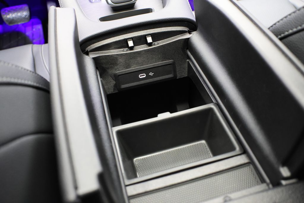 Thumbnail: 2026 Mercedes-Benz GLE - 30