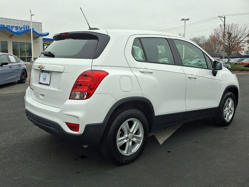 Thumbnail: 2018 Chevrolet Trax - 6