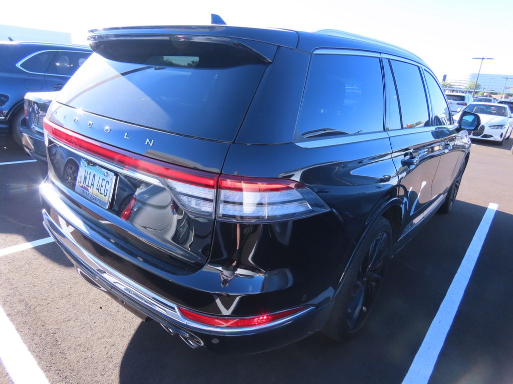 Thumbnail: 2021 Lincoln Aviator - 4