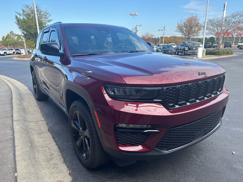2024 Jeep Grand Cherokee Limited photo 2