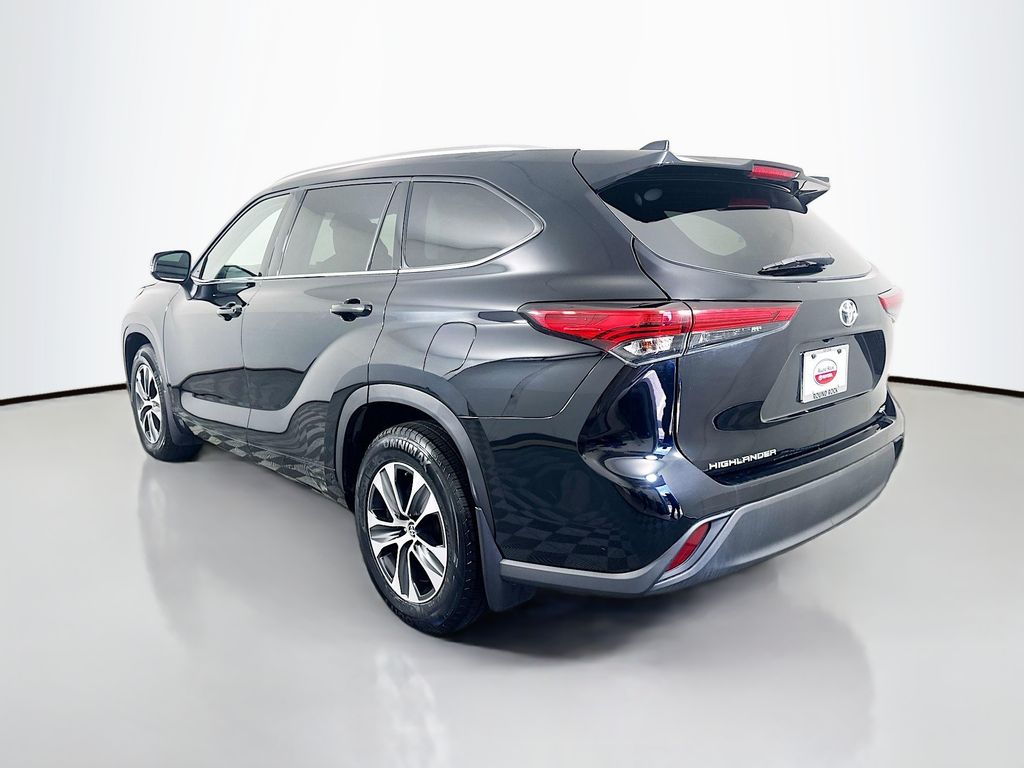 Thumbnail: 2021 Toyota Highlander - 7