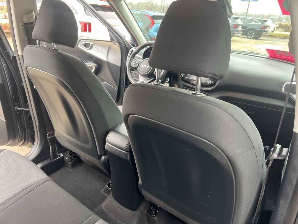 2023 Kia Soul LX photo