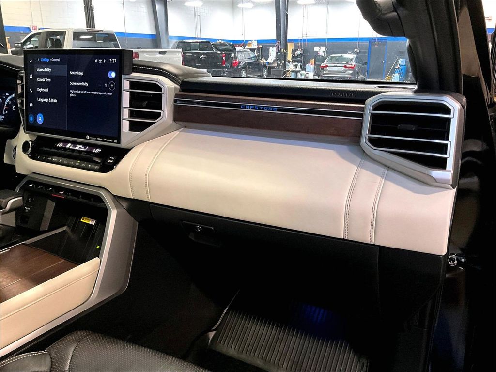 2024 Toyota Sequoia — photo 13