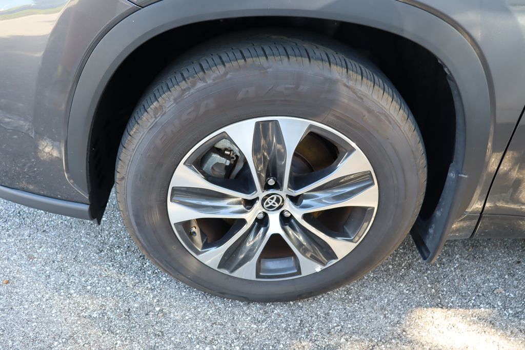 Thumbnail: 2024 Toyota Highlander - 4