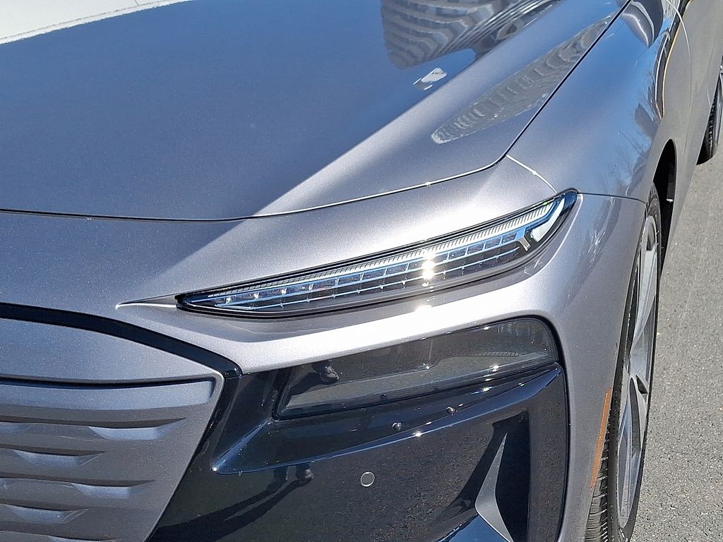 Thumbnail: 2025 Audi e-tron S - 9