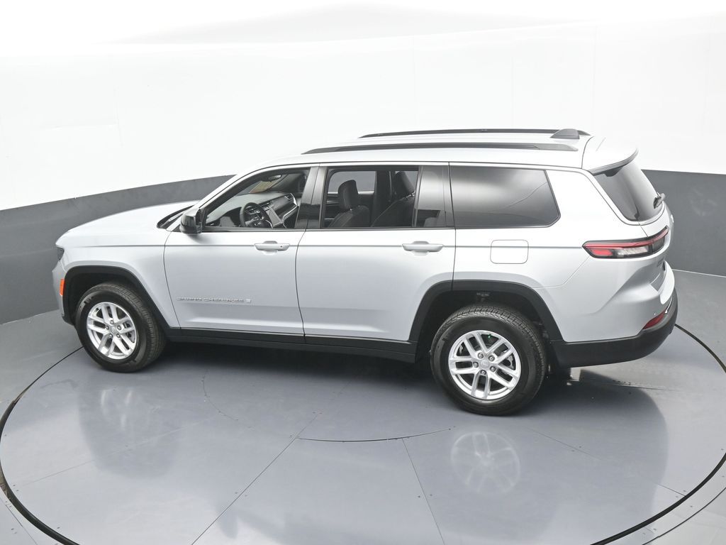 Used 2024 Silver Zynith Jeep Laredo image 50