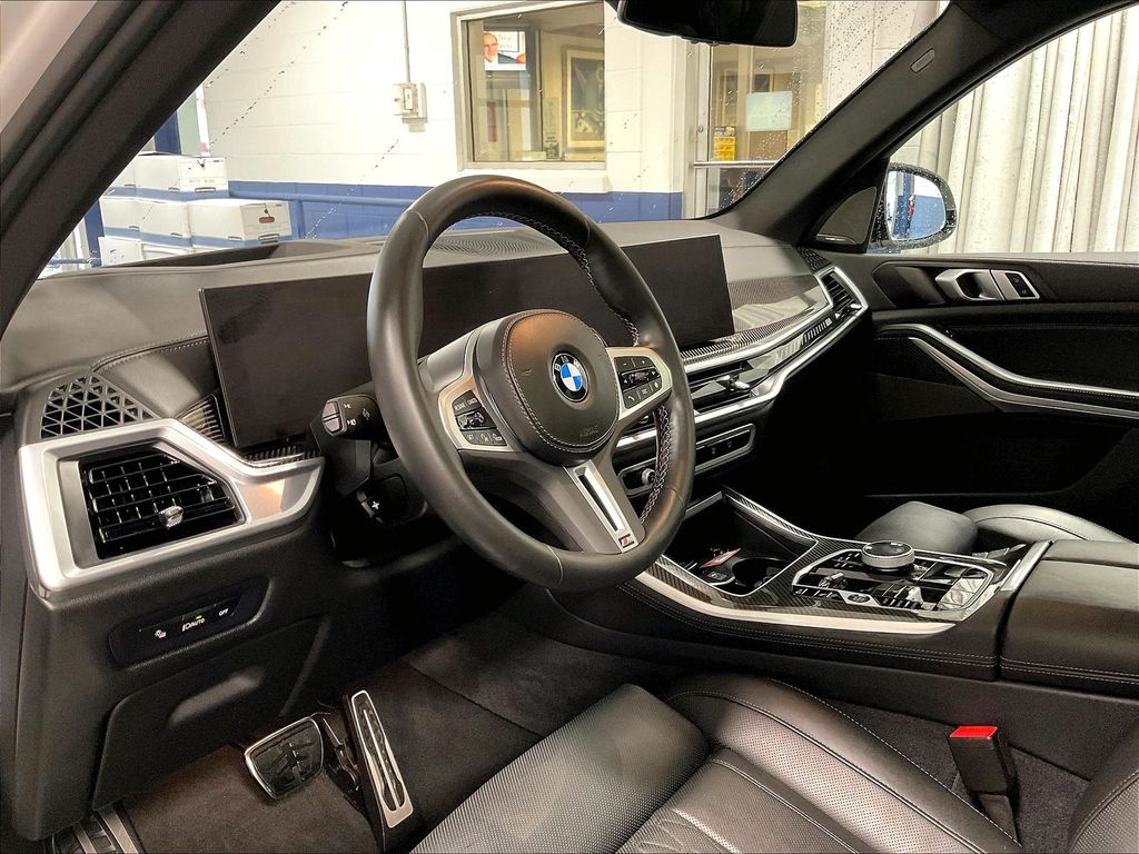2025 BMW X5 — photo 8