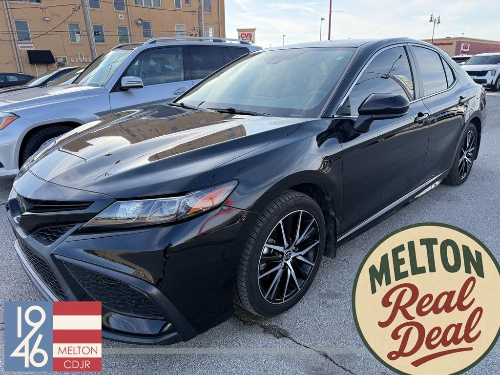 2021 Toyota Camry SE Nightshade FWD