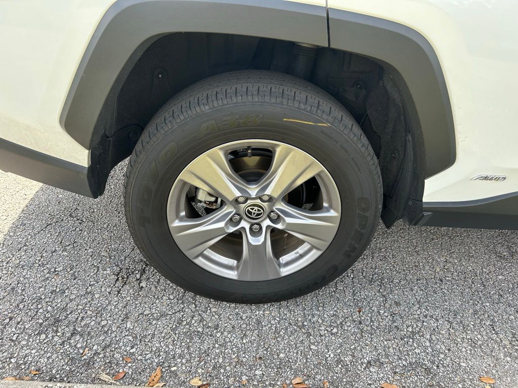 Thumbnail: 2022 Toyota RAV4 - 9
