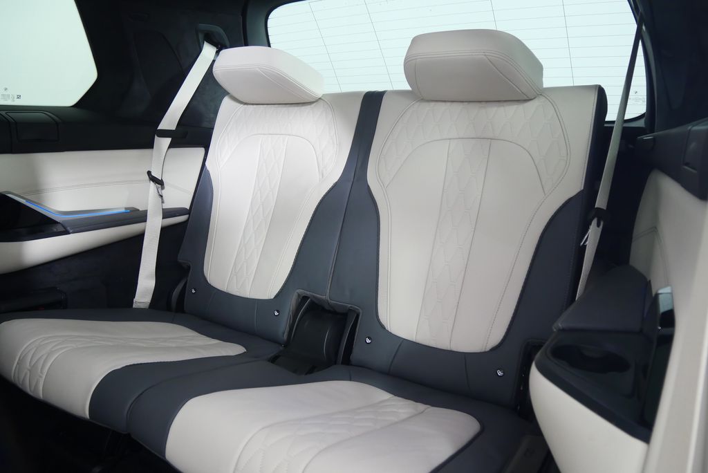 Thumbnail: 2024 BMW X7 - 20