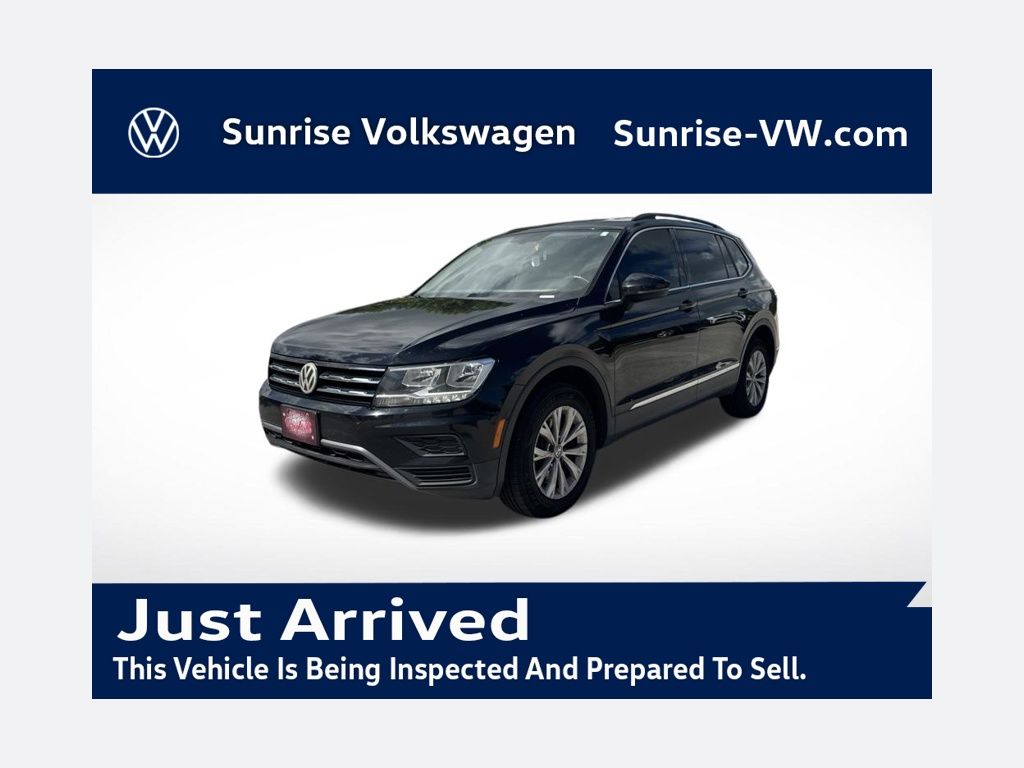 Pearl Metallic 2018 Volkswagen Tiguan SUV / Crossover Front-Wheel Drive 8-Speed Automatic