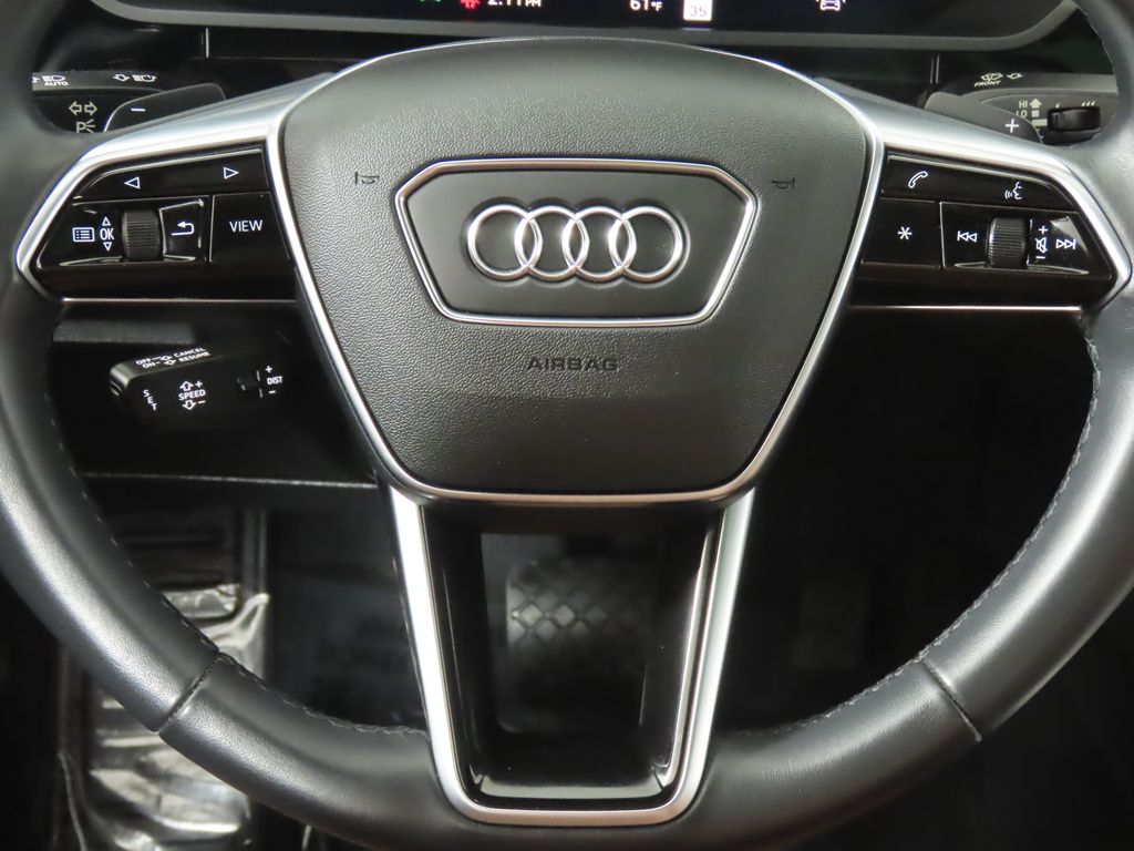 Thumbnail: 2022 Audi e-tron GT - 15