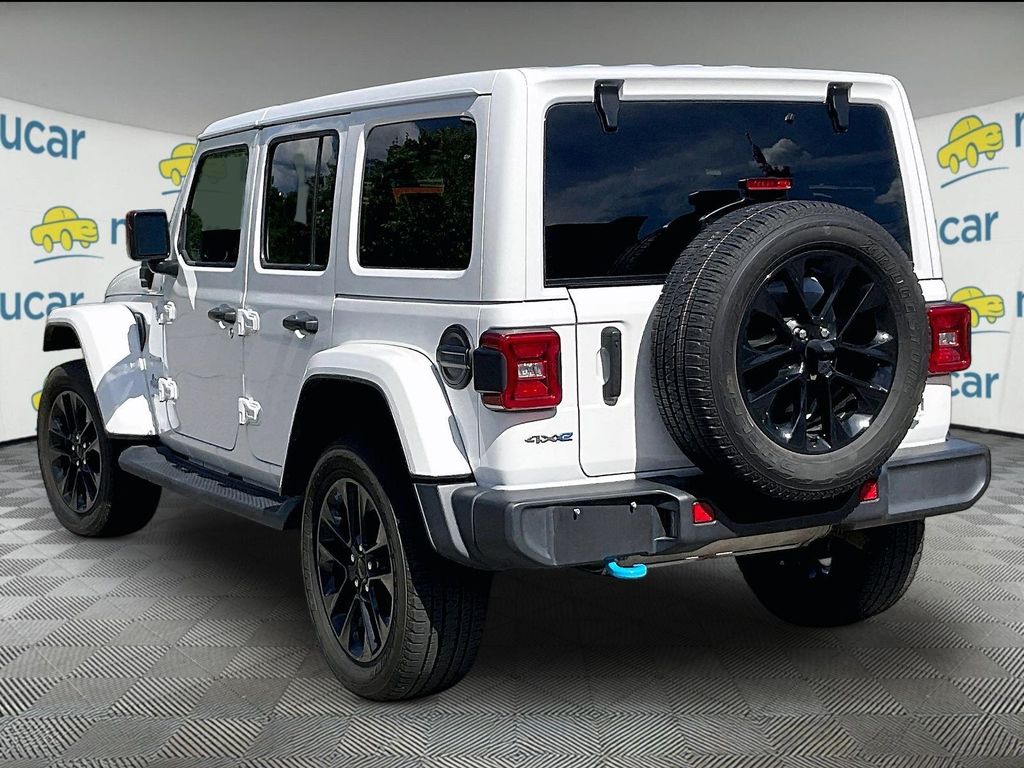 2023 Jeep Wrangler — photo 4