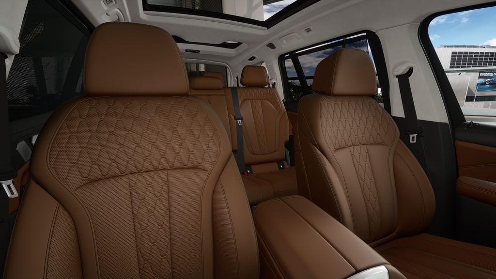 2026 BMW X7 M60i 11