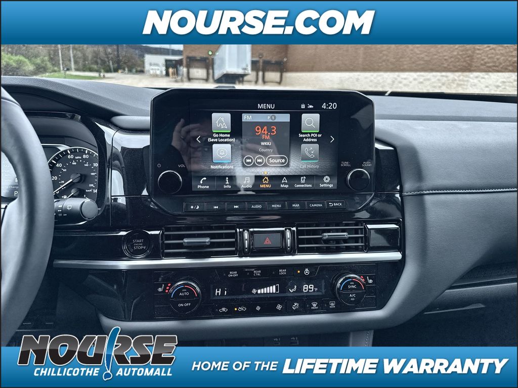 2025 Nissan Pathfinder SL photo