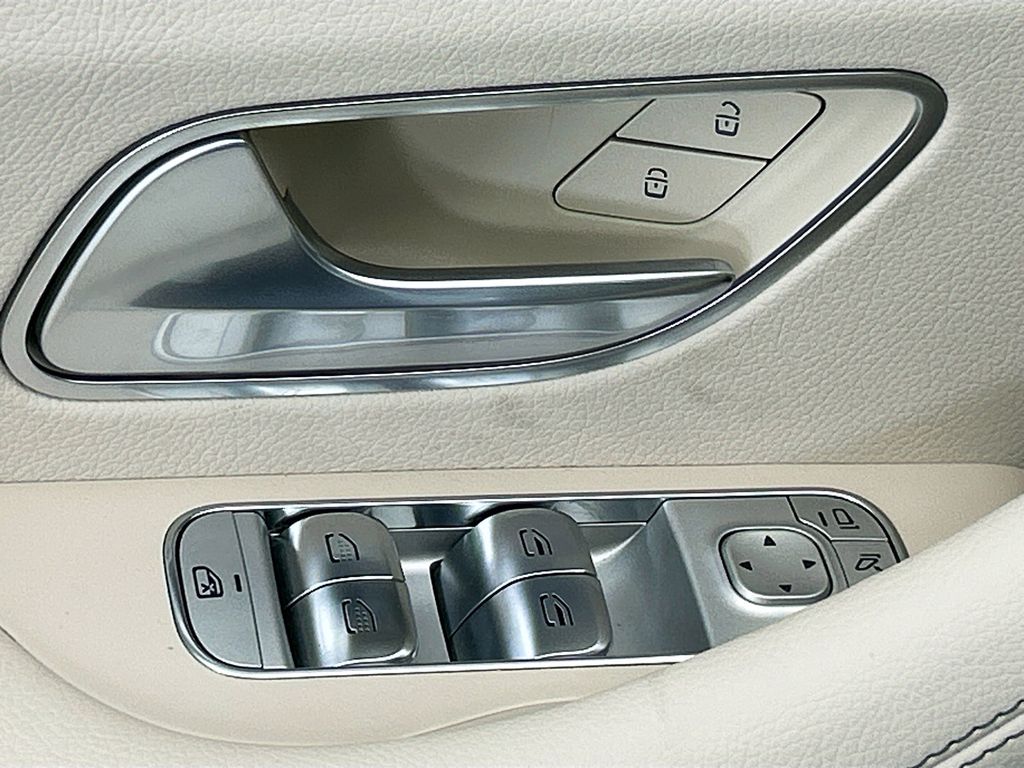 Thumbnail: 2026 Mercedes-Benz GLE - 22