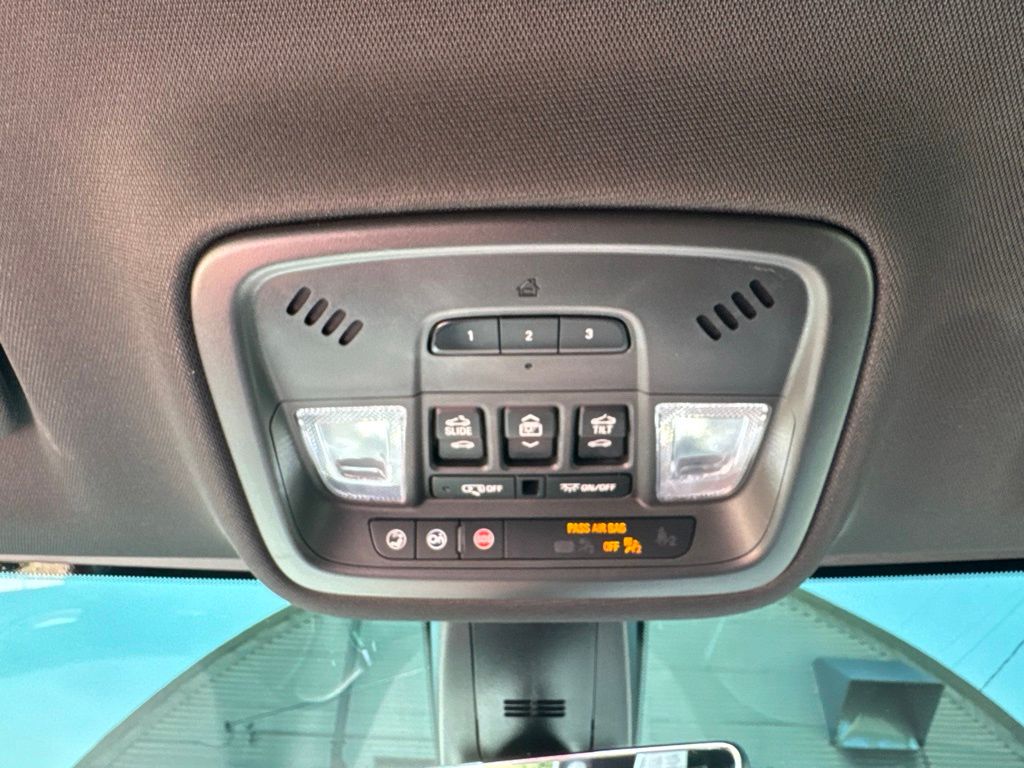 Used 2023 Chevrolet Traverse SUV