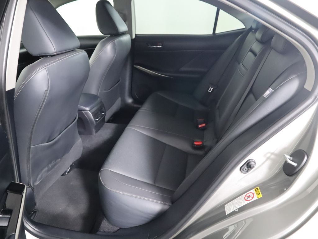 Thumbnail: 2016 Lexus IS - 22