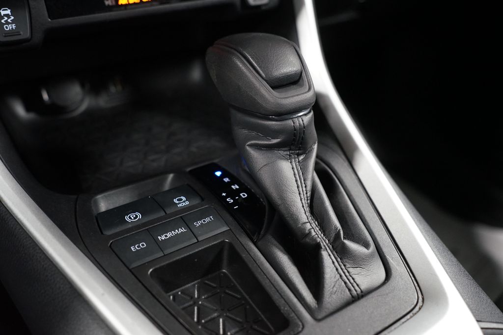 Thumbnail: 2024 Toyota RAV4 - 21