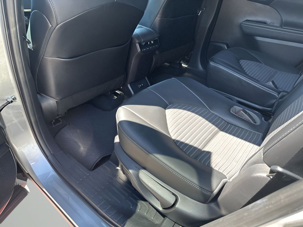 Used Car 2021 Toyota Highlander  Xse For Sale Under $40,000 In Austin, Texas