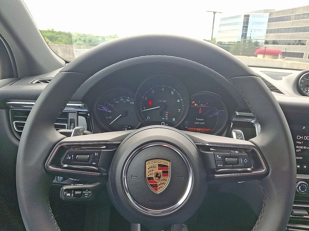 Thumbnail: 2025 Porsche Macan - 22