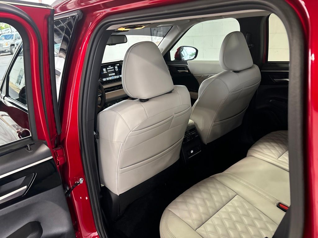 Used 2024 Mitsubishi Outlander SUV