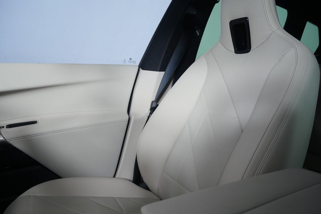 Thumbnail: 2023 BMW iX - 24