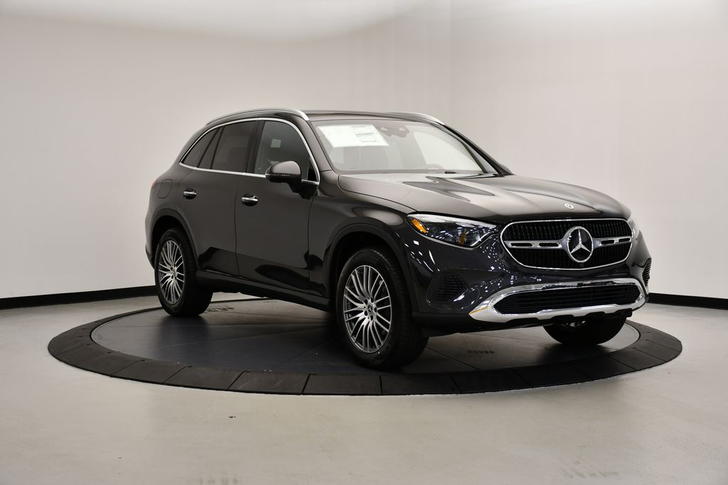 2025 Mercedes-Benz GLC 300 7