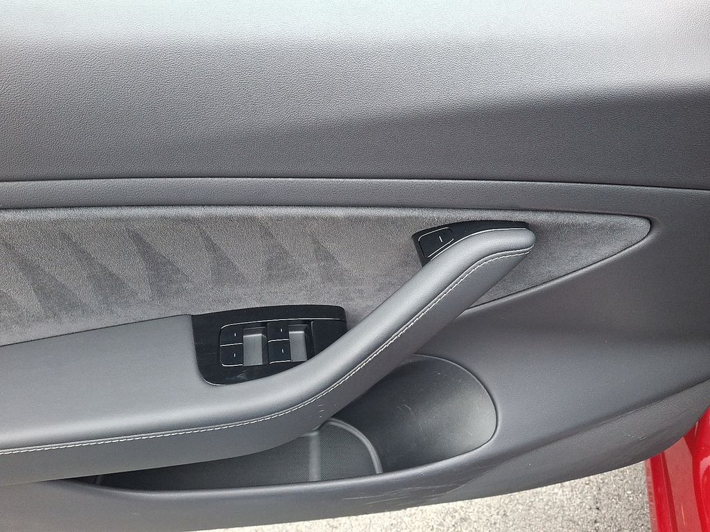 Thumbnail: 2019 Tesla Model 3 - 12