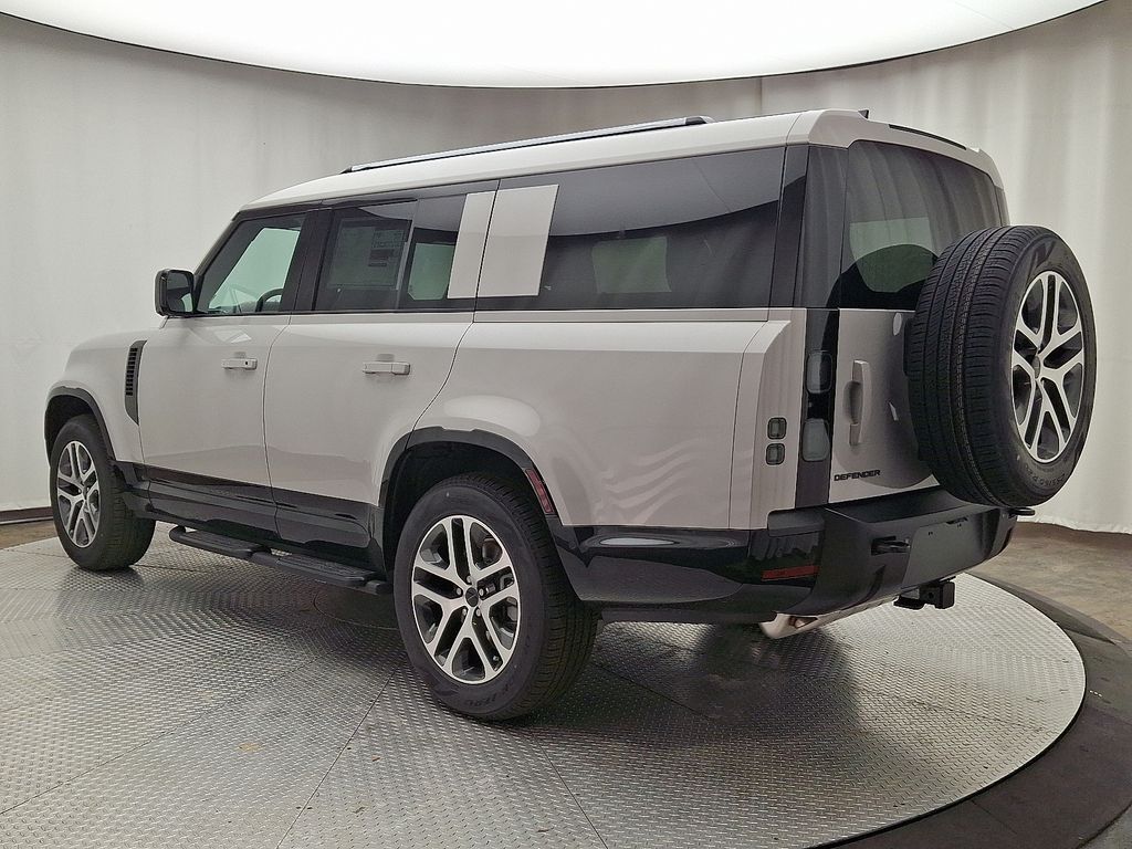 Thumbnail: 2026 Land Rover Defender - 4