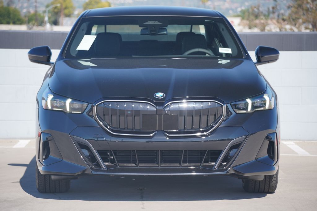 Thumbnail: 2026 BMW 5 Series - 2