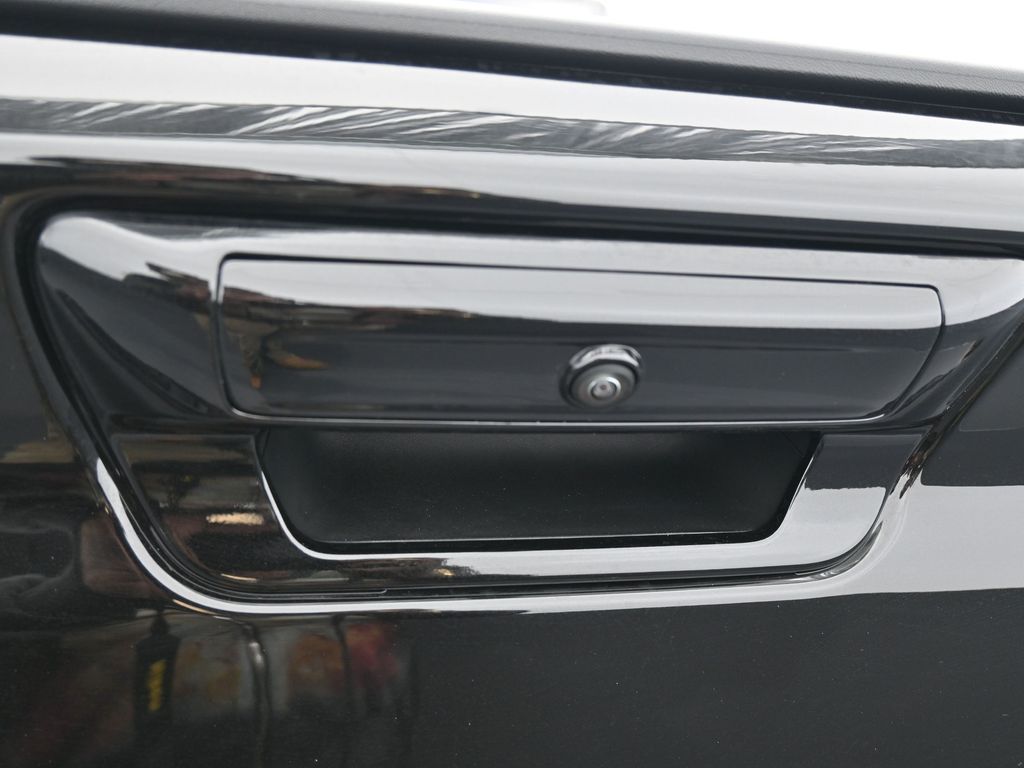 New 2026 Diamond Black Crystal Pearlcoat Ram Limited image 30