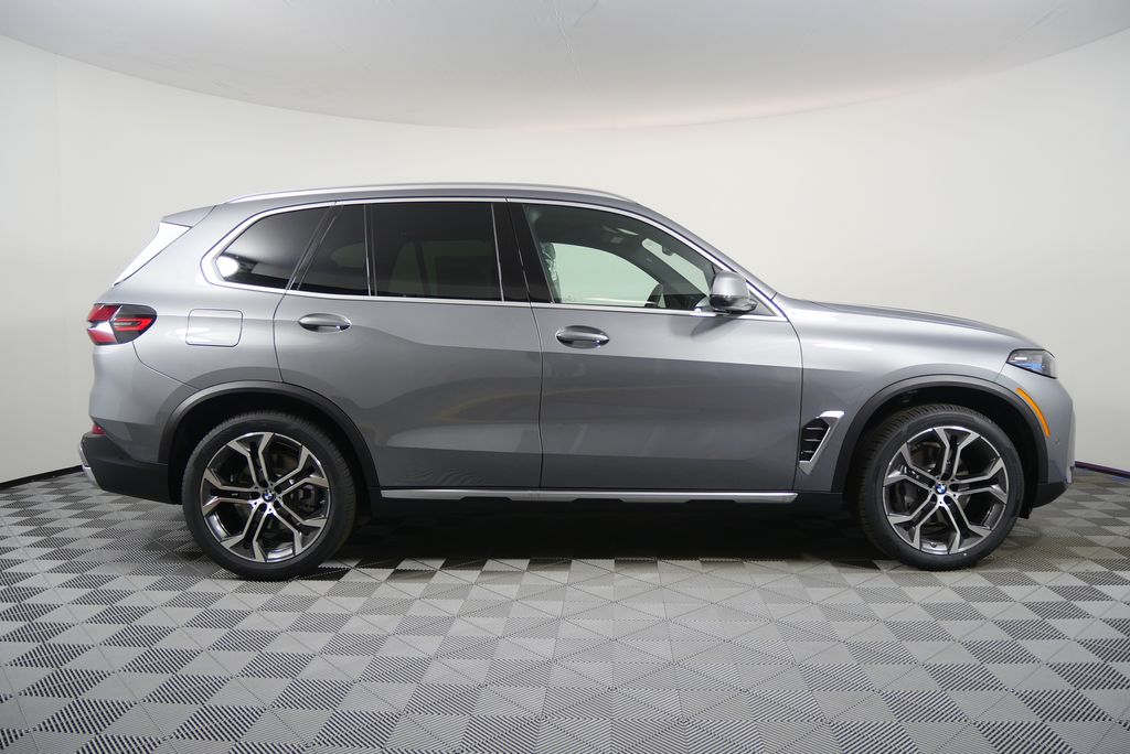 Thumbnail: 2026 BMW X5 - 2