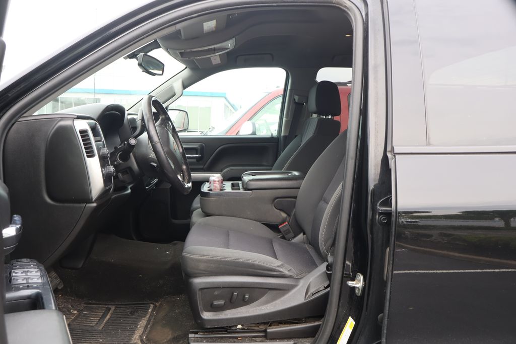 Thumbnail: 2018 Chevrolet Silverado 1500 - 12