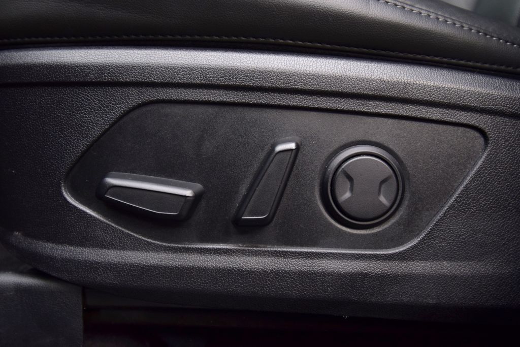 used 2024 Kia Sorento car, priced at $25,500