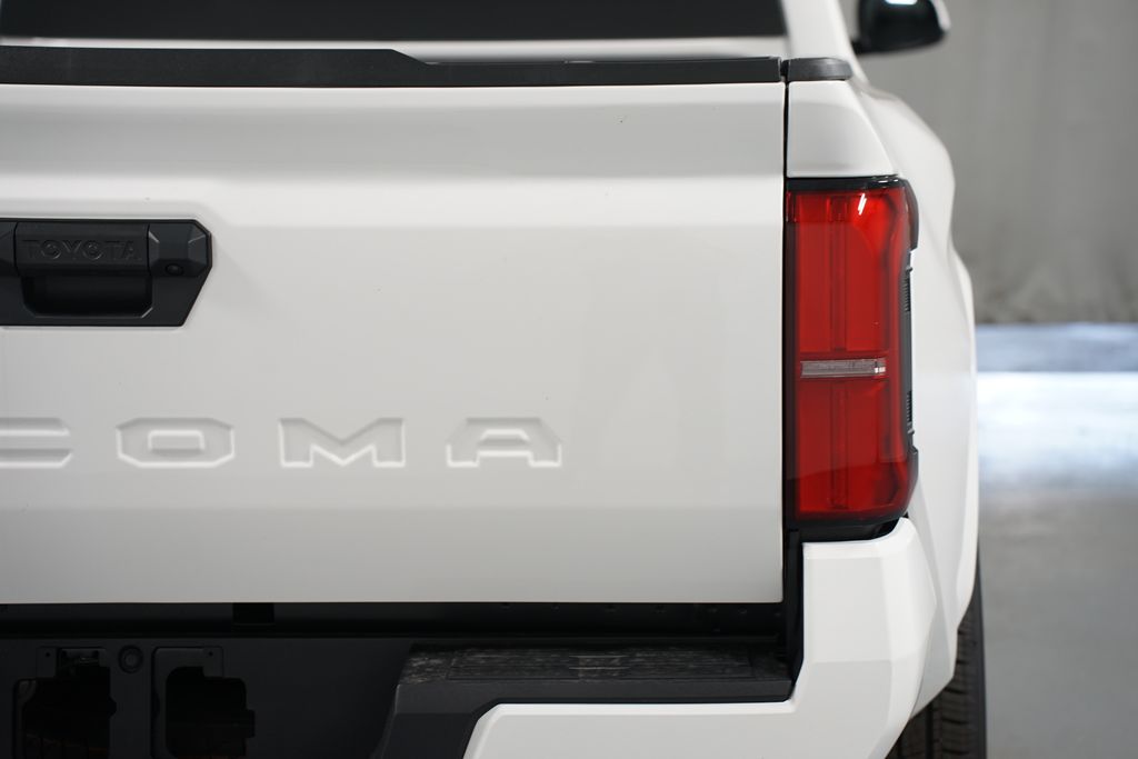 Thumbnail: 2025 Toyota Tacoma - 10