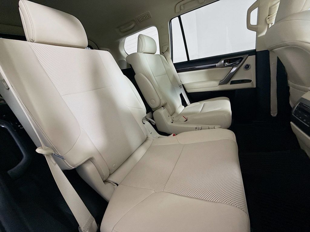 Thumbnail: 2022 Lexus GX - 28