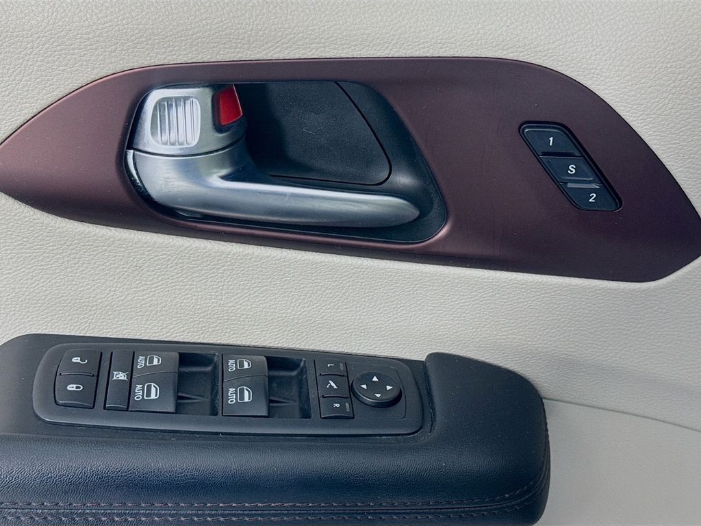 Used Car 2019 Chrysler Pacifica  Limited For Sale Under $20,000 In Austin, Texas